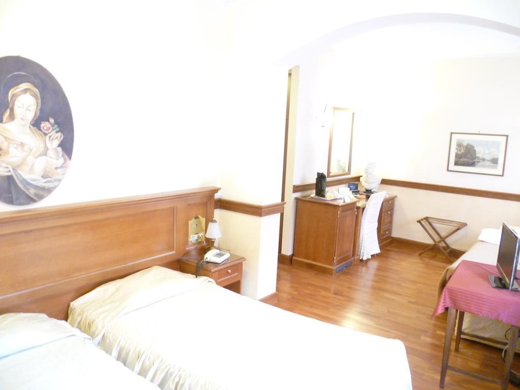米内尔瓦酒店 波代诺内 客房 照片